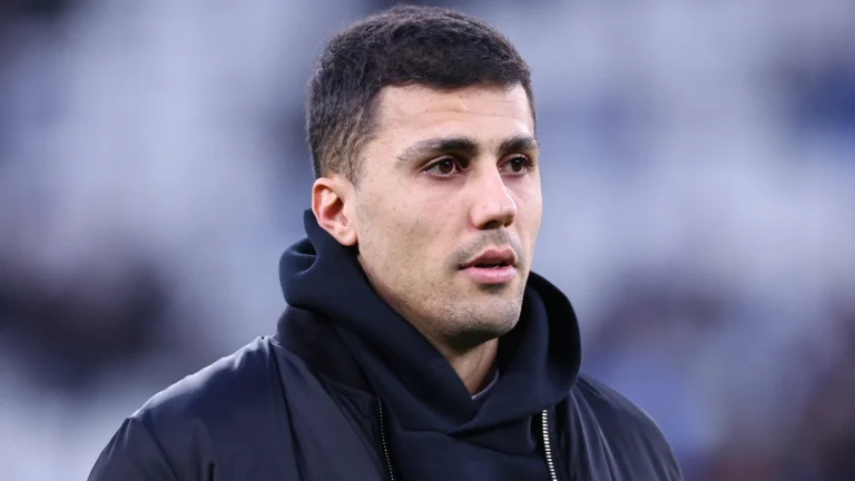 Pep Guardiola de Manchester City informa sobre la vuelta de Rodri.