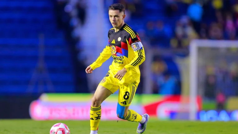 ¿Está todavía en los planes de Javier Aguirre Álvaro Fidalgo para el Tri?